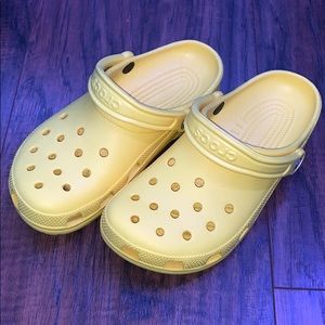 brand new yellow crocs